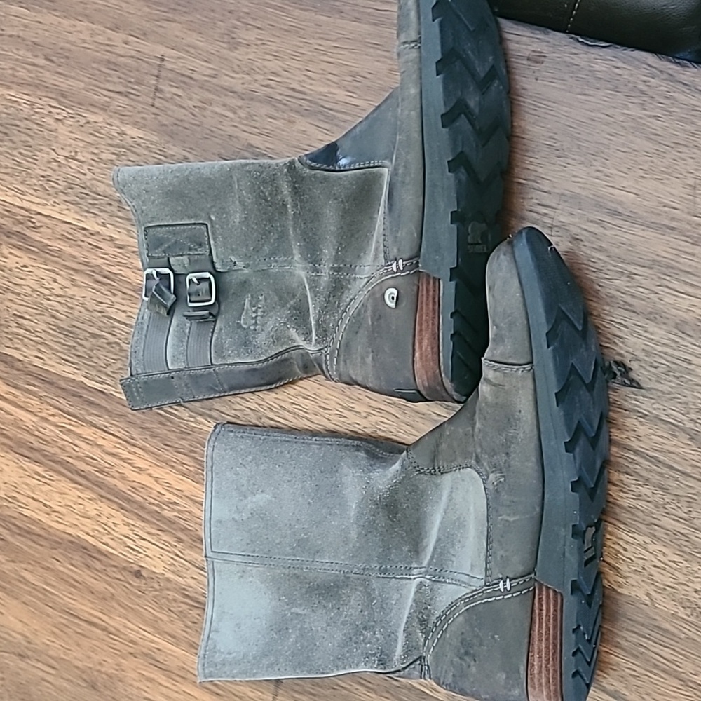 Sorel Major pull on boots leather womens boots distressed sz 9.5